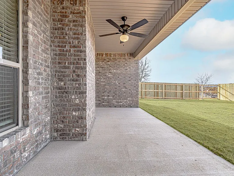 219 S Geranium Ln — Photo 17