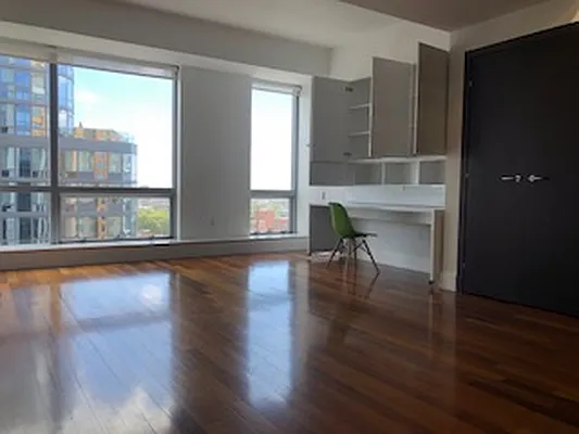 Rented by R New York | media 16