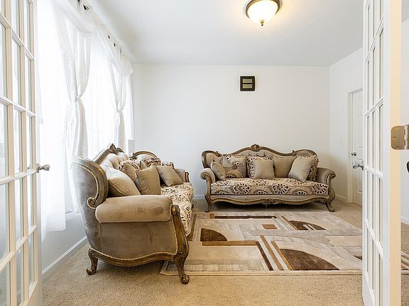 4th image of 4319 Onyx Way