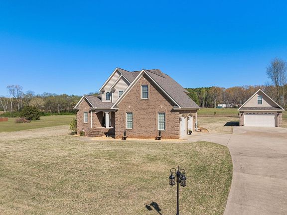 2nd image of 1808 County Road 91