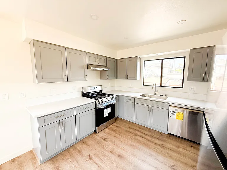 201 S Moore Ave #B — Photo 8