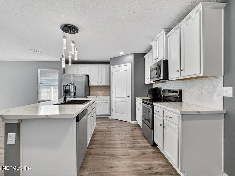 9099 Tahoe Ln — Photo 10