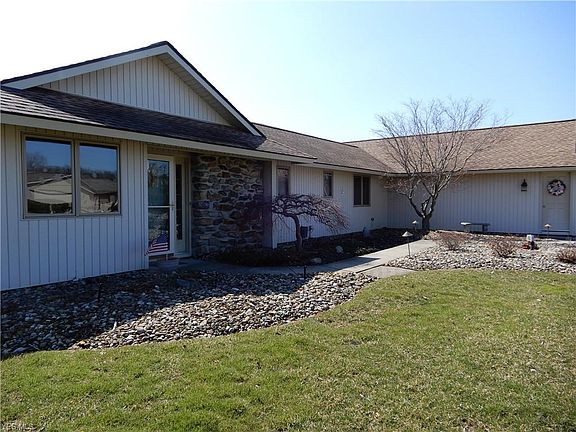 2nd image of 32847 Woodstone Cir