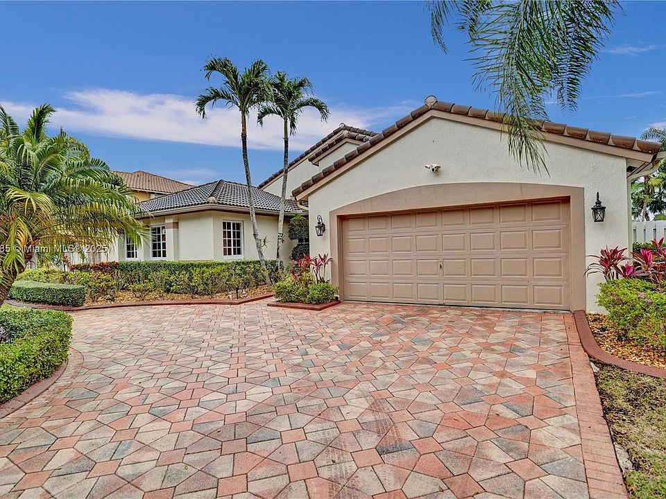 1st image of 1010 NW 132nd Ave