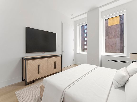 4th image of 55 Broad St #2714