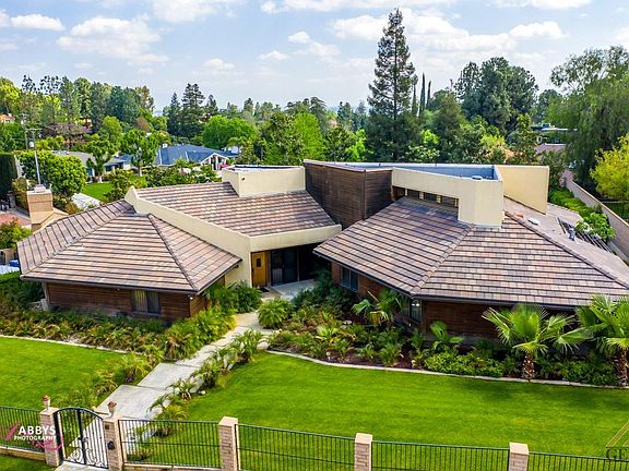 5th image of 4121 Country Club Dr