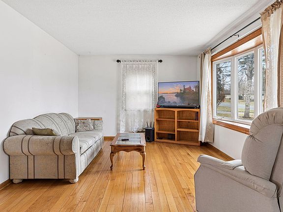 4th image of 10025 Wentworth Ave S