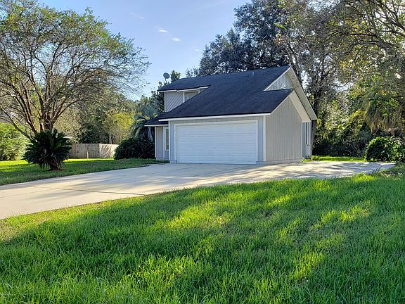 3rd image of 15224 Landmark Cir S