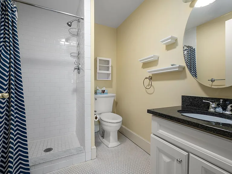 75 Orchard Ave #4 — Photo 32