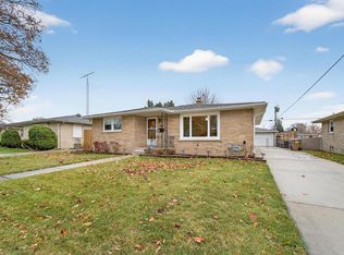 2211 26th AVENUE, Kenosha, WI 53140
