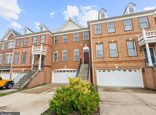 25242 Lyon Ter, Chantilly, VA 20152
