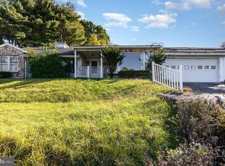 6 Crescent Dr, New Cumberland, PA 17070