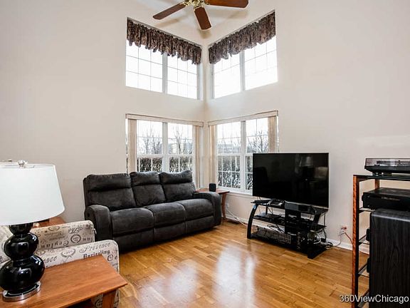 3rd image of 745 Old Creek Ct