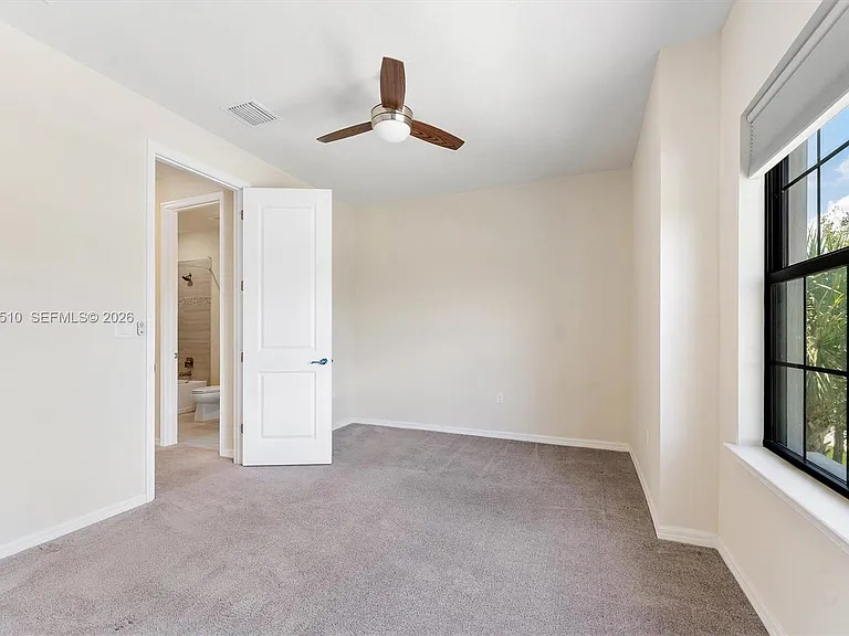 2485 Primrose Pl — Photo 30