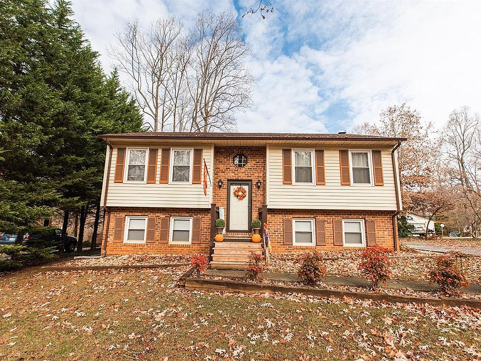 1st image of 223 Jefferson Woods Dr