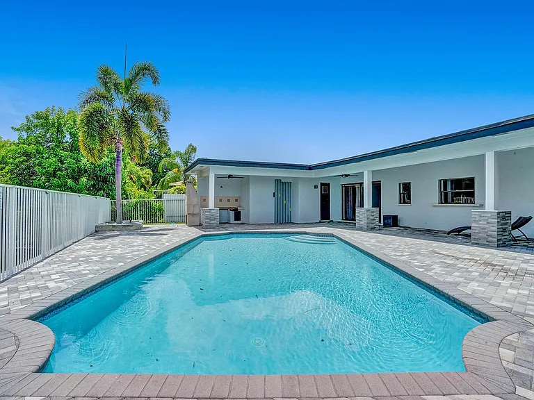 16610 Royal Poinciana Ct — Photo 40
