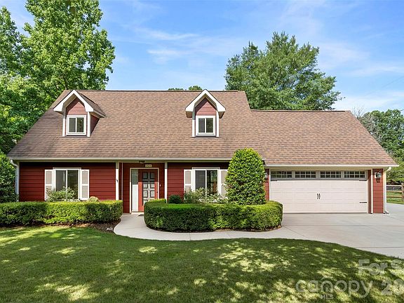 2nd image of 2606 Saddlewood Cir SW