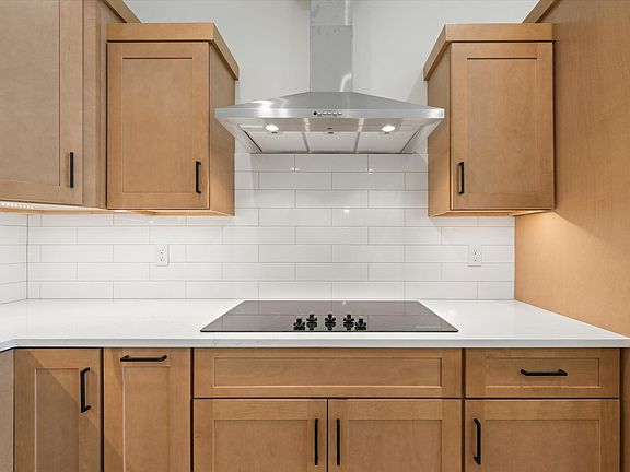 5th image of 3344 S Nelson St