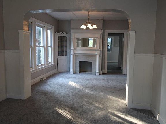 3rd image of 18 Kamper Ave