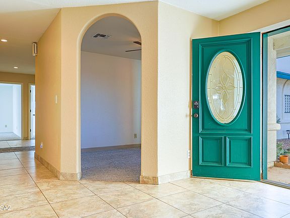 4th image of 211 W Camino De Mesa