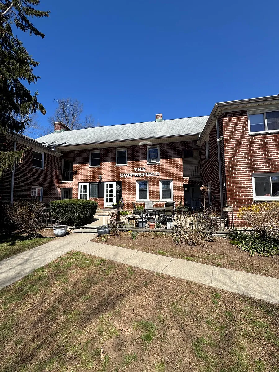 Building Photo - 18 Oakdale Rd #8