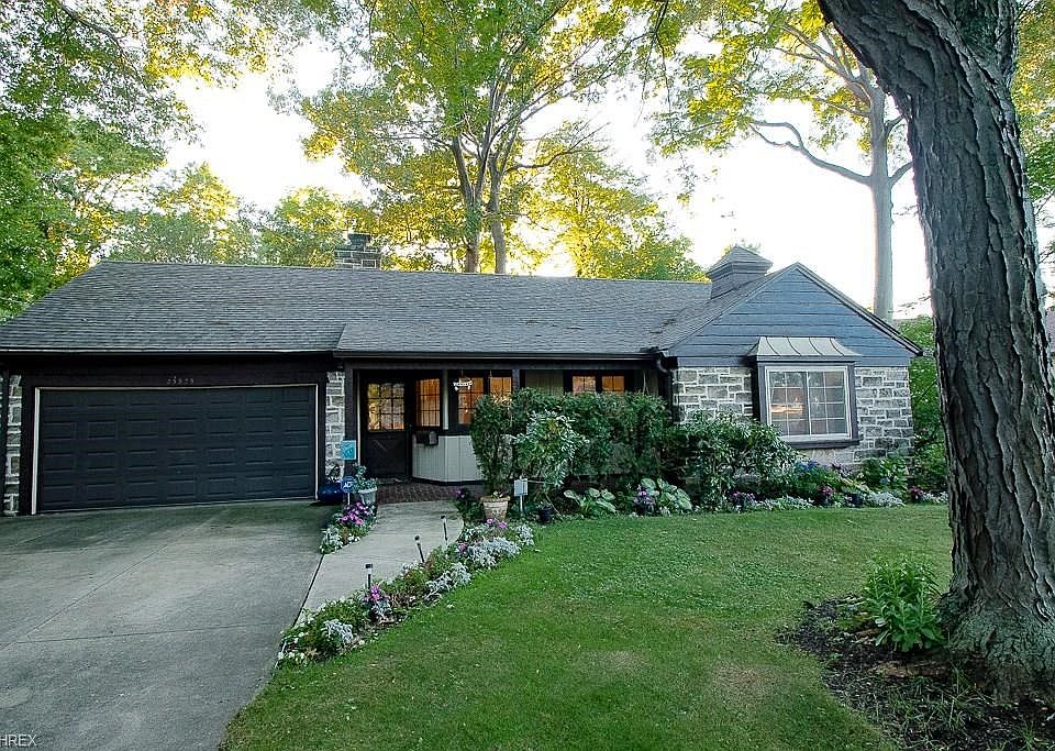 1st image of 25525 Edgecliff Dr
