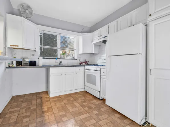 20-11 35th Street image 8 of 30