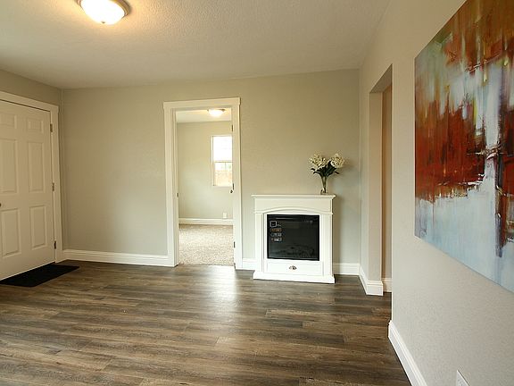 2nd image of 318 Lomitas Ave