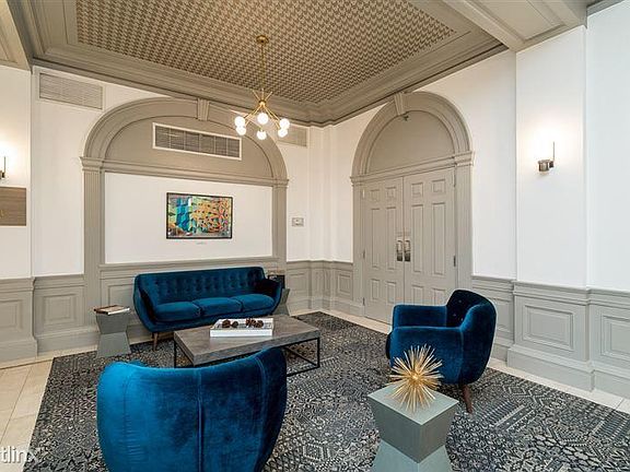 5th image of 3301 Henry Ave #301