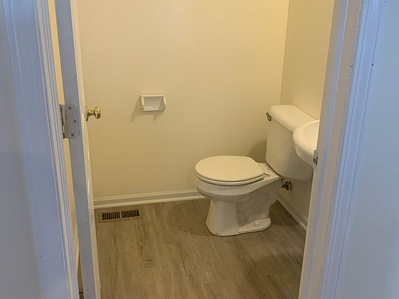 3rd image of 3226 Harvard Ln #3226