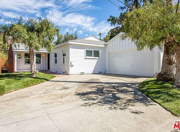 4th image of 6439 Ivarene Ave