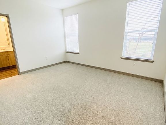 4th image of 2292 Hawes Ave #1101