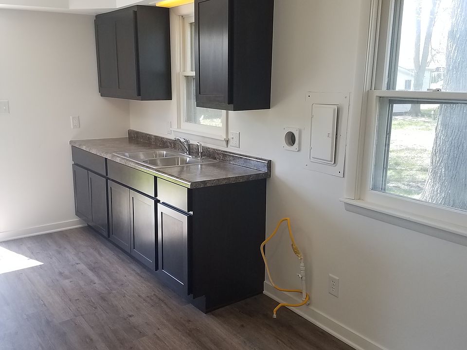 1st image of 6815 W 128th Pl