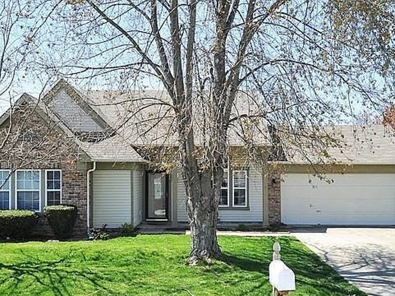 4 bed, 1605 sqft, $2,125 — Photo 3