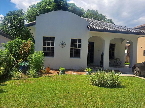 4th image of 525 NW 15th Avenue