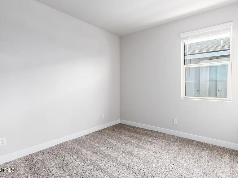8526 S 69th Ln — Photo 21