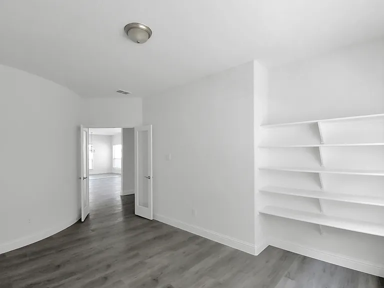 913 Peabody Dr — Photo 11
