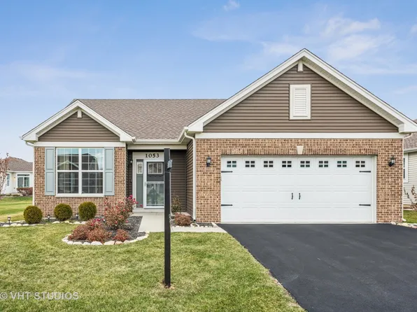 1053 Honey Locust Dr, Crystal Lake, IL 60012