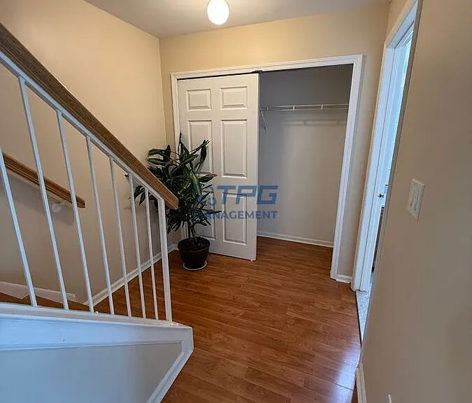 19 Newburgh Dr — Photo 5