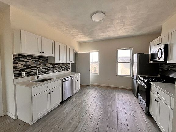 3rd image of 508 Broadway #1