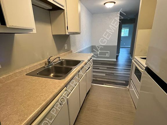 3rd image of 3121 Southfield Dr APT 5