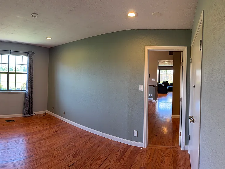 Goldsmith Dr — Photo 16