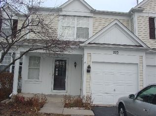 223 Half Moon Cir, Aurora, IL 60504