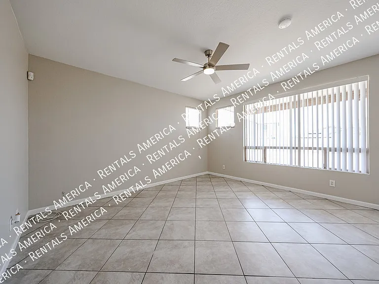 3825 S 60th Dr — Photo 6