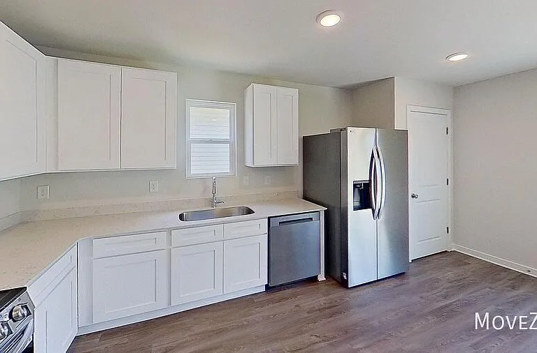 161 Davis Dr — Photo 38