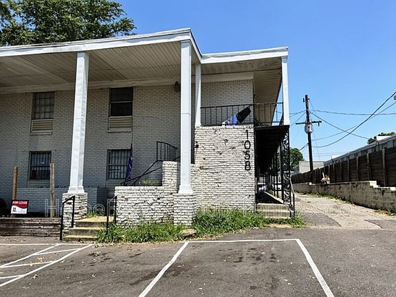 2nd image of 1058 Poplar Ave APT 5