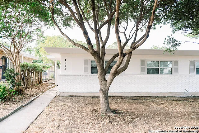 2 bed, 1.0 bath, 1064 sqft, $1,425 — Photo 4