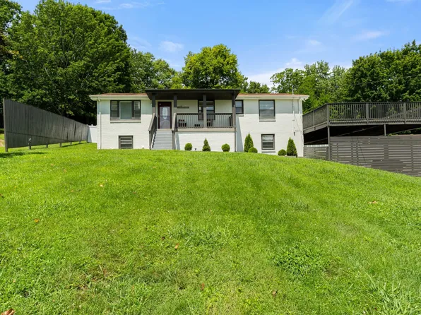 213 Riverwood Dr, Hendersonville, TN 37075