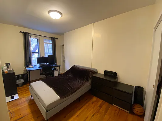 Rented by Mdays Realty | media 25