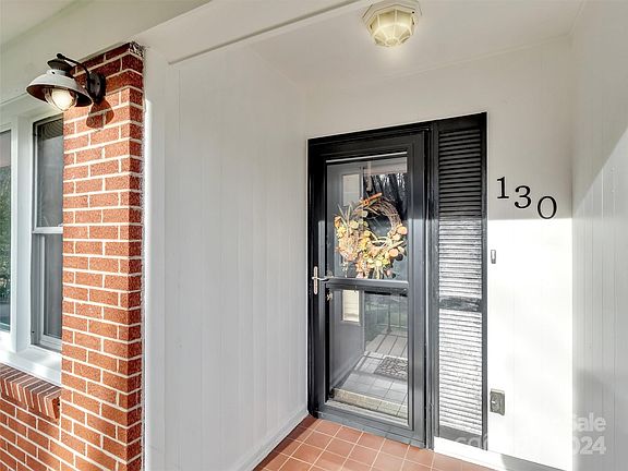 3rd image of 130 Azalea Dr
